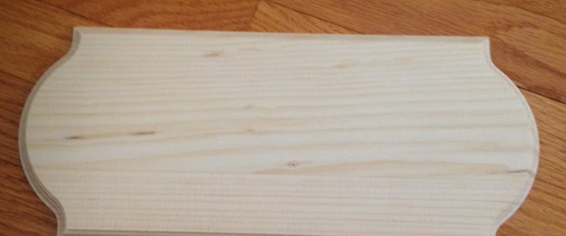 Will cricut vinyl stick to wood?